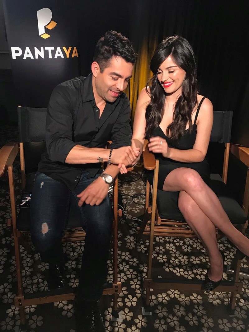 @MaiteOficial  presentando @StreamPantaya en Los Angeles junto a @OMARCHAPARRO 2lzqrh10