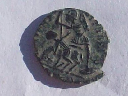 AE3 de Constancio II. FEL TEMP REPARATIO. Soldado romano alanceando a jinete caído. 102_4165