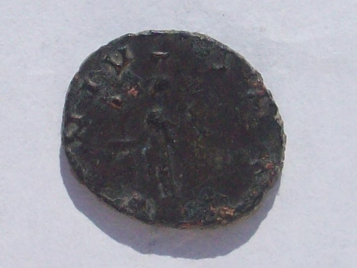 Antoniniano de Claudio II. GENIVS EXERCI. Genio estante a izq. Roma 102_4297