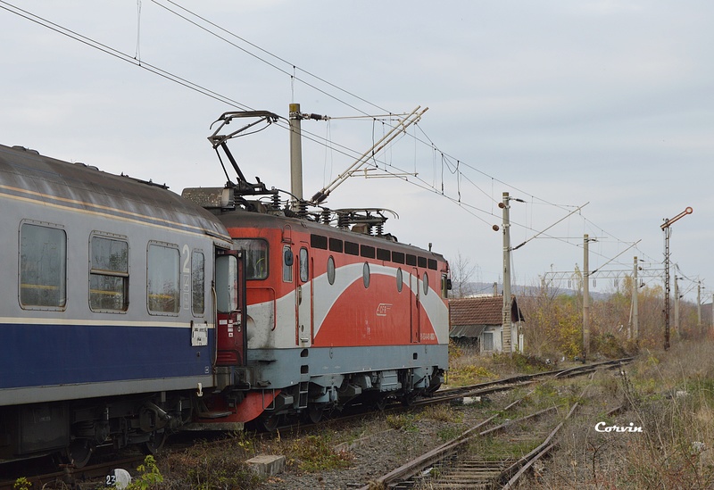 Locomotive clasa 46 - Pagina 57 Dsc_0085