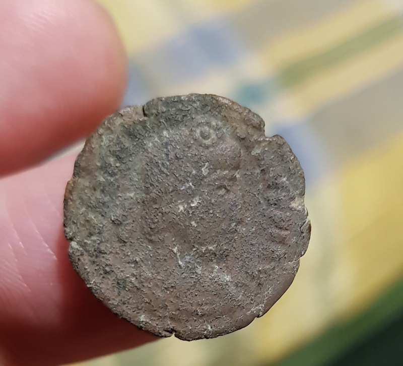 AE3 de Valentiniano I. SECVRITAS REI PVBLICAE. Victoria a izq. Roma 1110