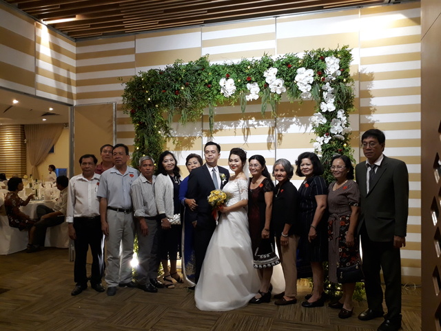 Hình đi đám cưới con Tùng Cận 20180175