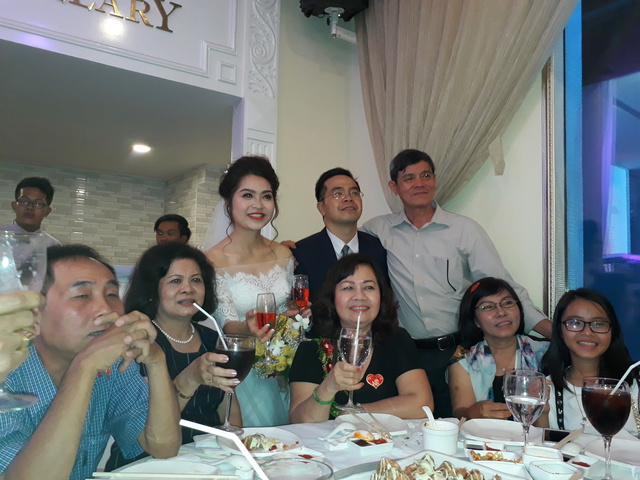 Hình đi đám cưới con Tùng Cận 20180187