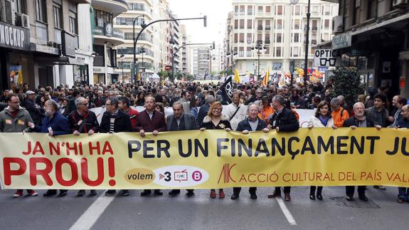 Compromís | València - Retornemos las instituciones al pueblo Manife10
