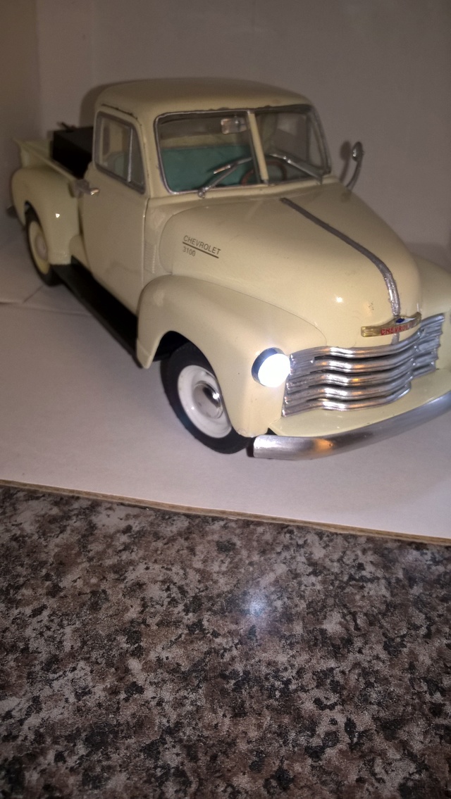 Reconstrucción y modificación de pickup Chevrolet 1953 Welly 1/24   Wp_20158