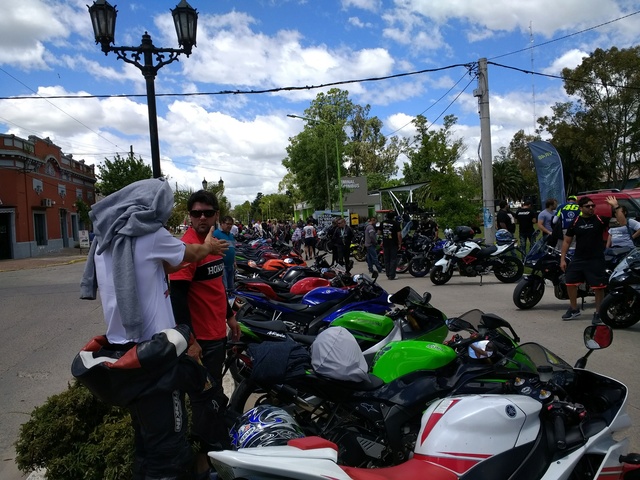I Encuentro de motos en Castelli  Img_2011