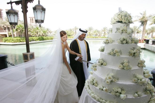 سعودي يتزوج مغربية والمهر عشرة ملايين ريال! (صور) Image_12
