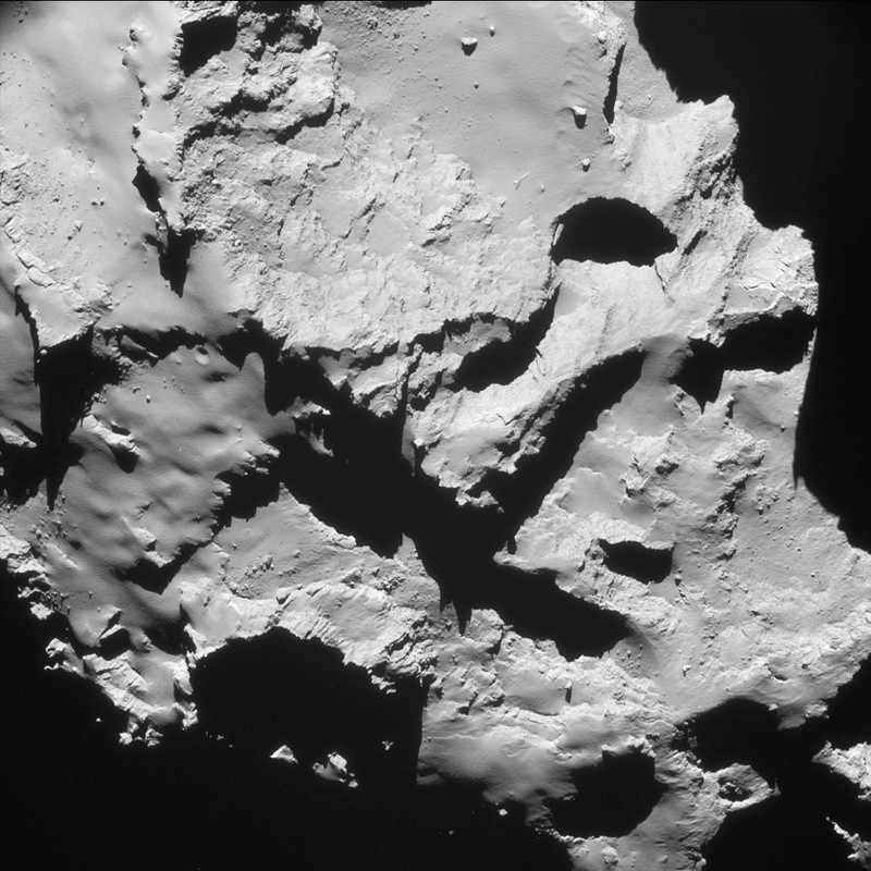 Прощай, «Розетта!»: финальные снимки кометы Чурюмова-Герасименко 05310