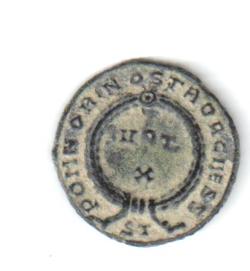 AE3 de cuño bárbaro de Constantino II. POMNOR NOSTROR CAESS / VOT X. Ticino Leyrar10