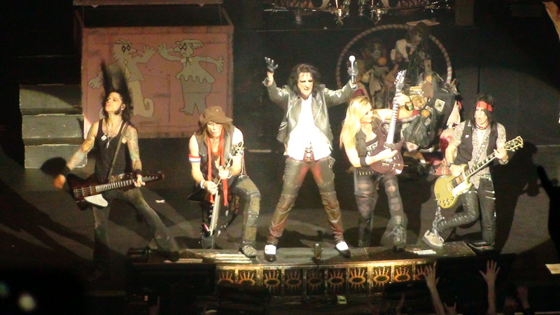 Alice Cooper reparte niños muertos - Página 5 Dsc00611