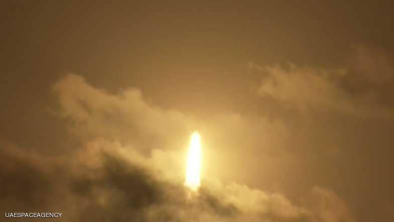 إطلاق القمر الصناعي الإماراتي "الياه 3" إلى الفضاء 1-101616