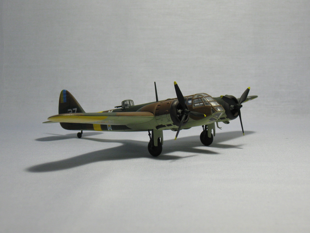   Bristol Blenheim Mk.I   NOVO 1:72 Img_0757