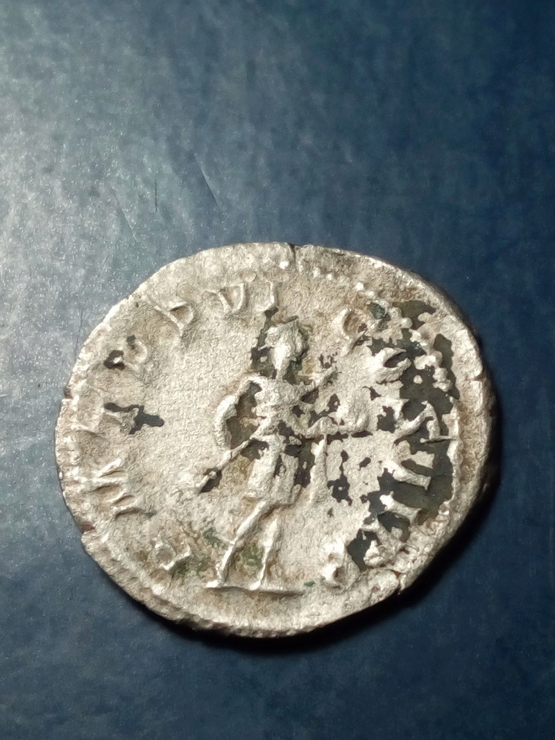Antoniniano de Gordiano III. P M TR P VI COS II P P. Gordiano III estante a dcha. Roma. Img_2232