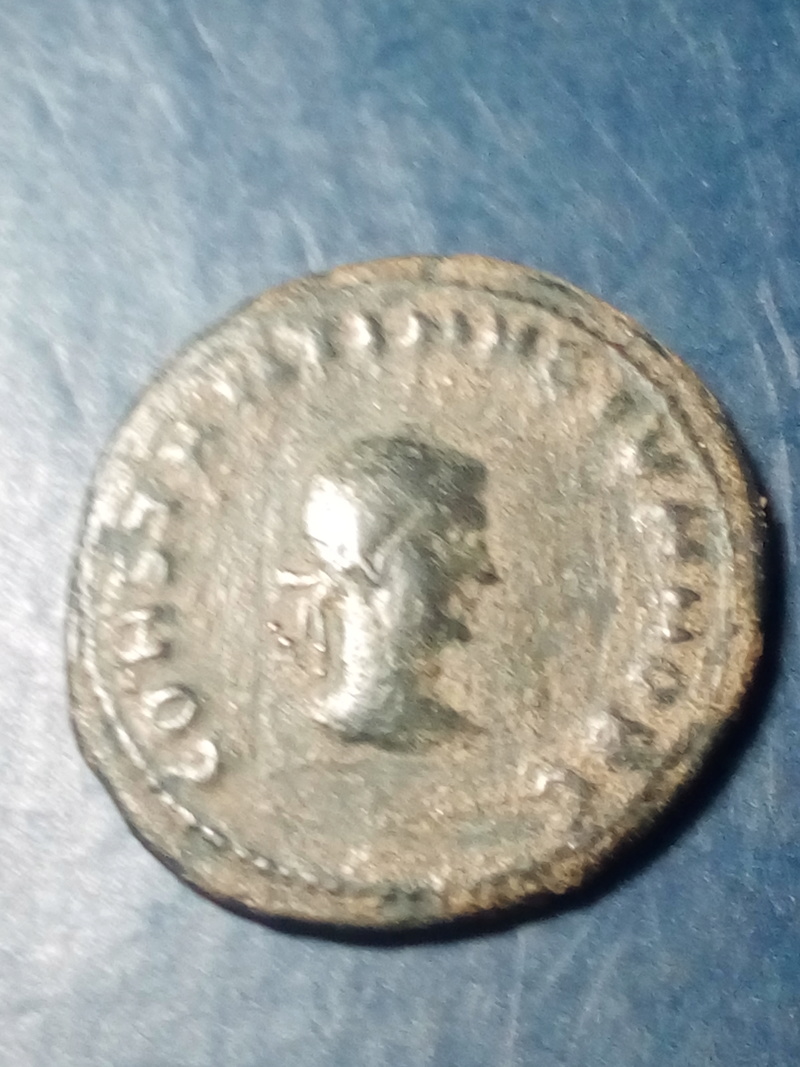 AE3 de Constantino II.CAESARVM NOSTRORVM / VOT V. Tesalónica. Img_2241