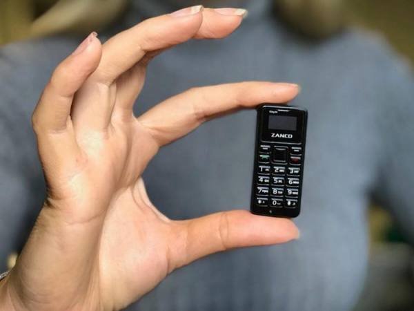  أصغر هاتف خليوي في العالم  110