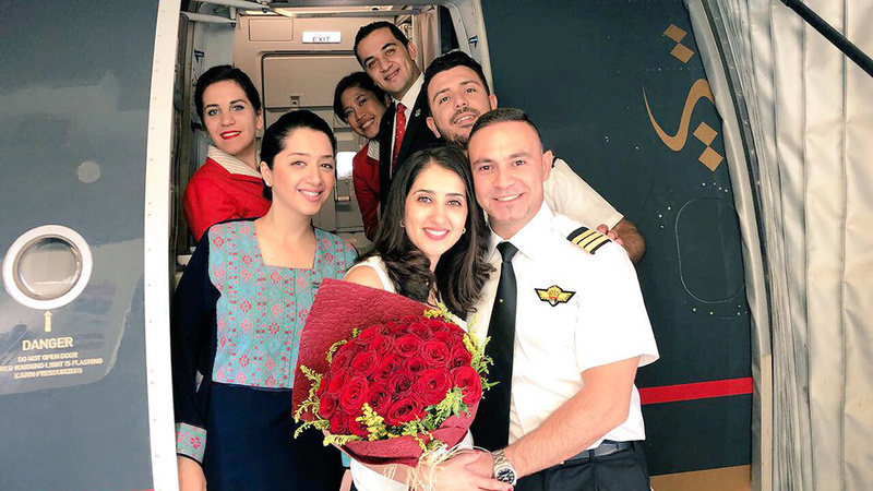  كابتن طائرة يخطب فتاة على متن طائرة الملكية الأردنية 611