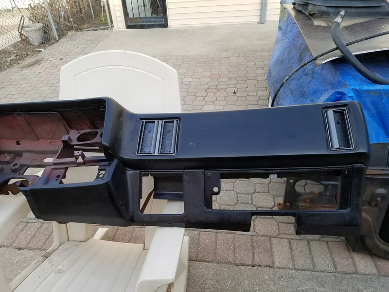 Dash Pad Differences? 20180311