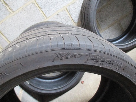 A vendre 2 pneus Michelin Img_6312