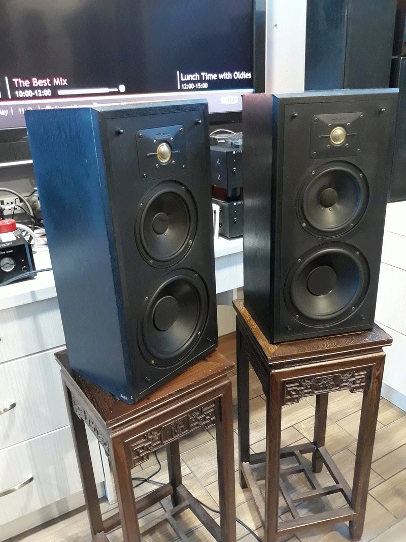 Polk Audio Monitor 5 speaker. Sold. 20180515