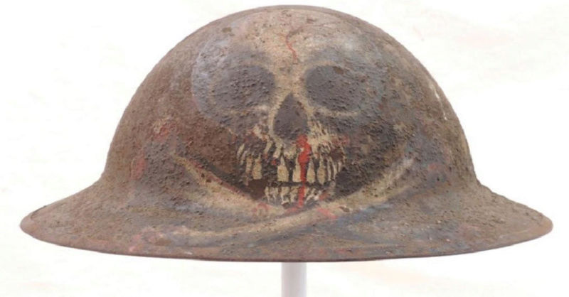 Casque US WW1 avec superbe deco dit de tranchée  Captu110