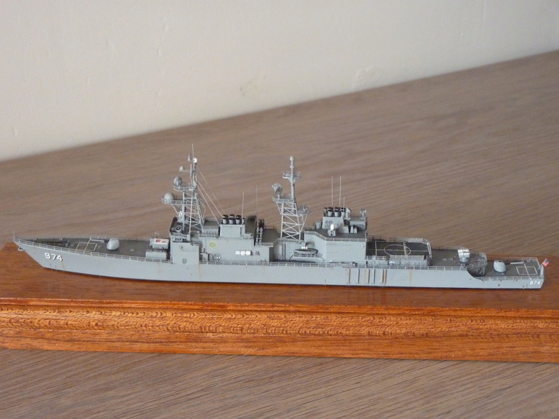 USS Comte de Grasse - DD 974 1/700 Dragon P1110211