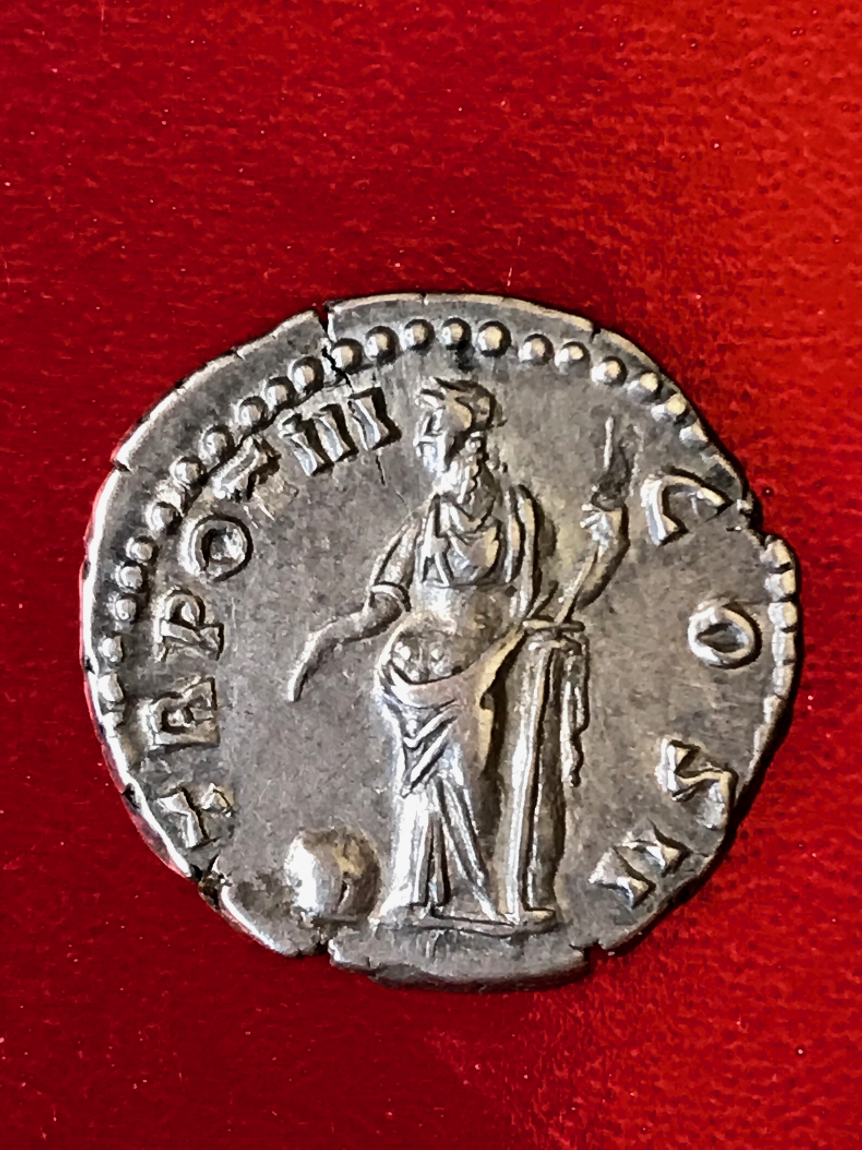Denario de Marco Aurelio. TR POT III COS II.Providencia a izq. Roma 51c44e10