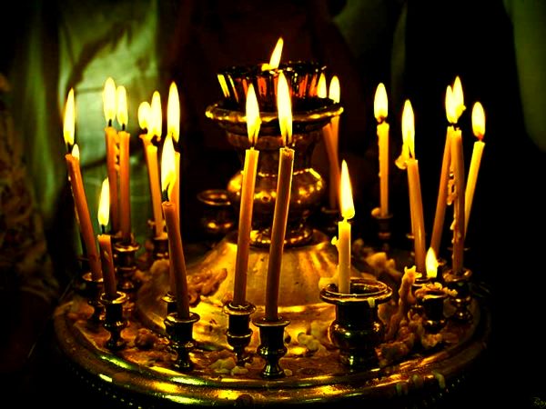 Признаки порчи и сглаза — обряд с церковными свечами. Pppn4c10