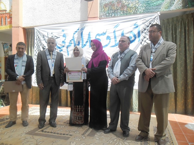 مدير التربية والتعليم شرق غزة يفتتح معرضاً تراثياً بمدرسة العباس الأساسية أ للبنات Sam_6029