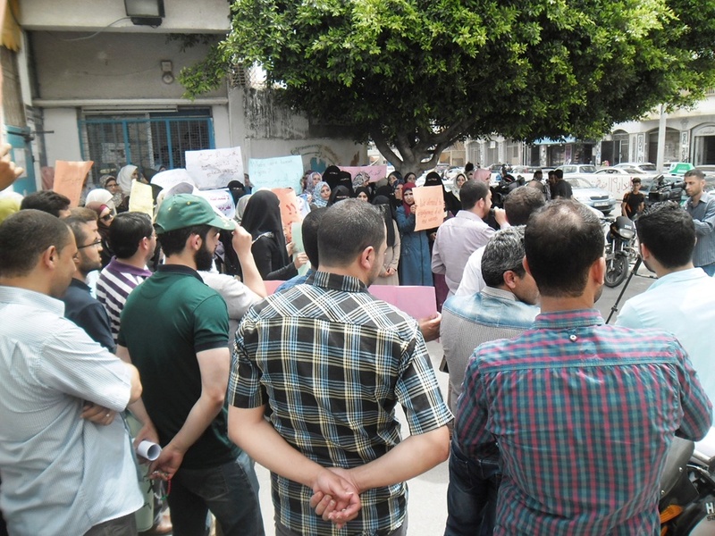تواصل فعاليات الاعتصام لأصحاب قوائم التوظيف أمام مقر وكالة الغوث الدولية بغزة Sam_8417