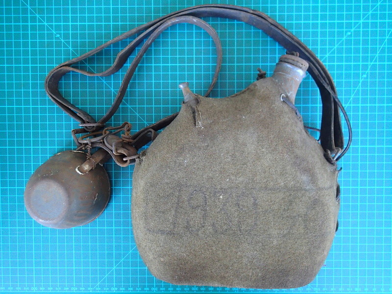 Bidon mle 1877 et quart mle 1865 P6180113