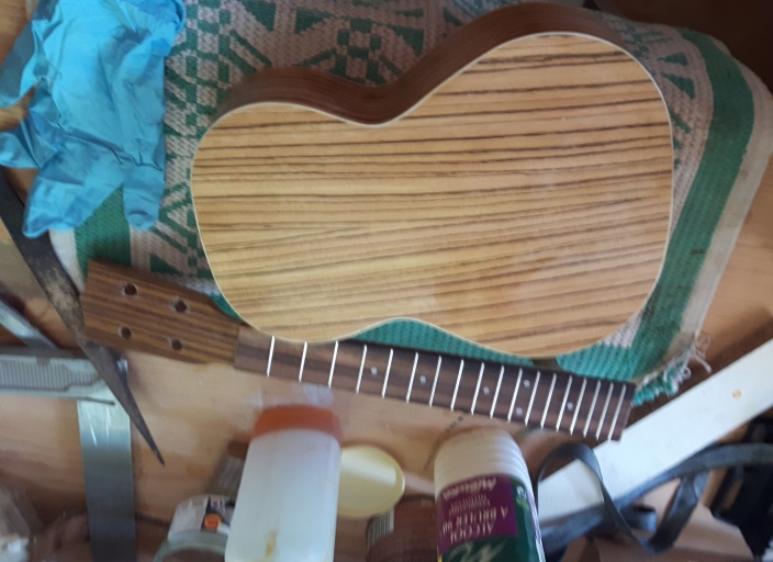 Les guitares d'un luthier aussi amateur que passionné ... - Page 28 20180510