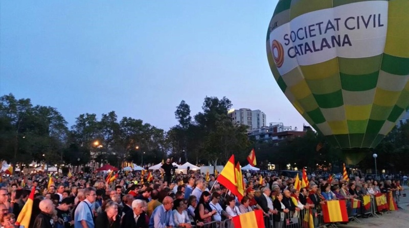 [Societat Civil Catalana] Manifestación 11-S: Tots som Catalunya. Per la convivéncia, Seny 14766410