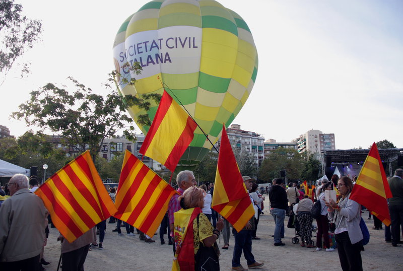 [Societat Civil Catalana] Manifestación 11-S: Tots som Catalunya. Per la convivéncia, Seny 780_0010