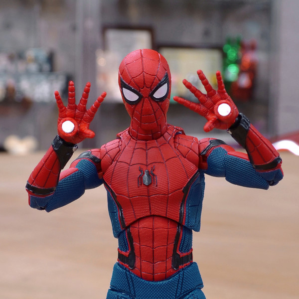 MAFEX Spider-Man: Homecoming Tech Suit Mafex-24