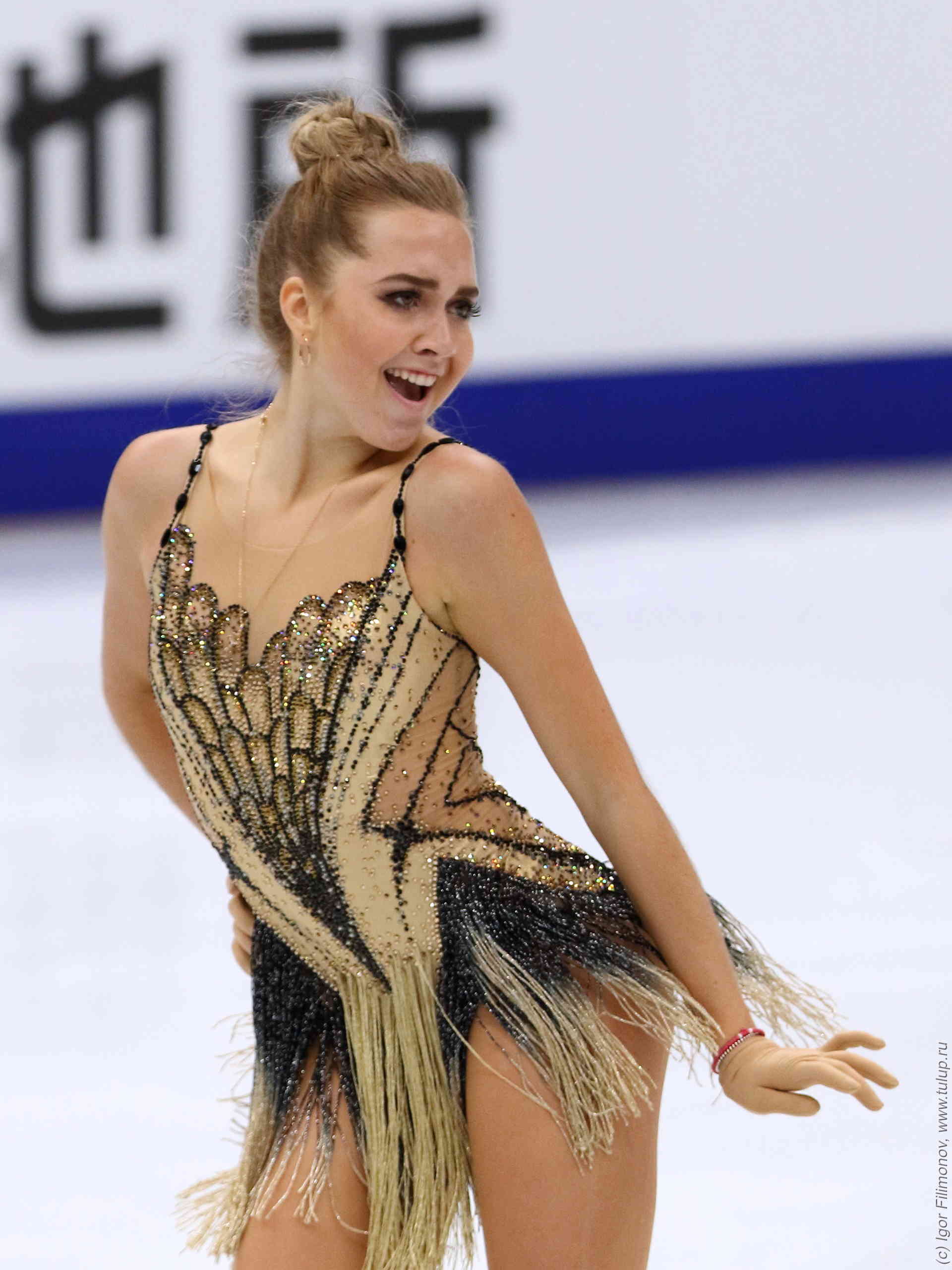 Фигуристка Елена Радионова попка