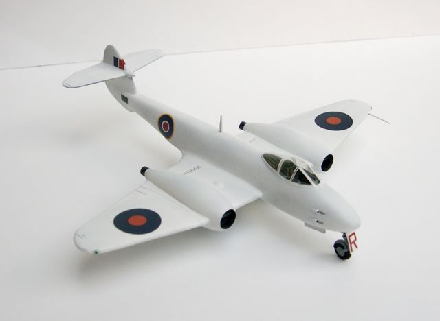 [Chrono 17] Airfix Gloster Meteor III -  FINI  !!!!!! - Page 3 Ee240_10