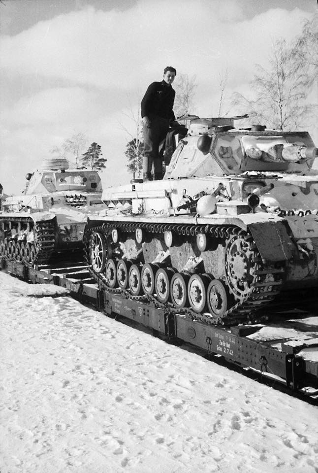 [Concours 5ans] Assaut contre un village sur le front de l'Est, hiver 1944-1945 Pz_iii10