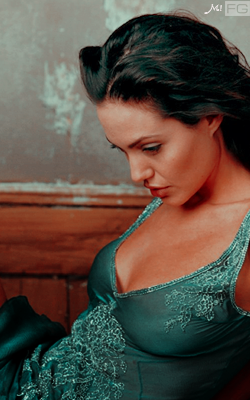 Angelina Jolie Angel210
