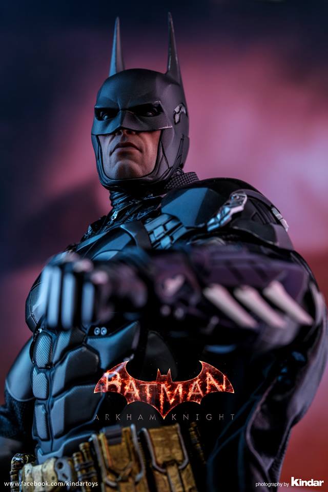 [Hot Toys] Batman: Arkham Knight | Batman 1/6 - Página 2 22729010