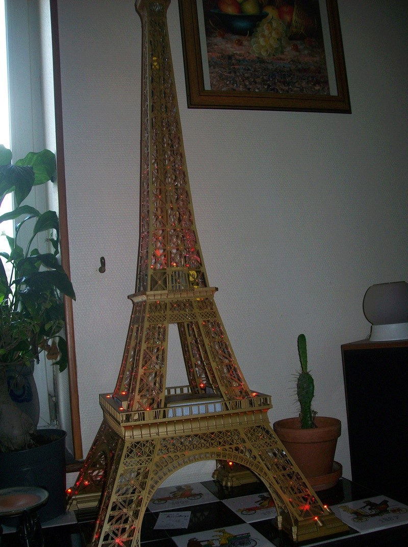 La Tour Eiffel TF1 collection 1m20/47/47cm 100_6428