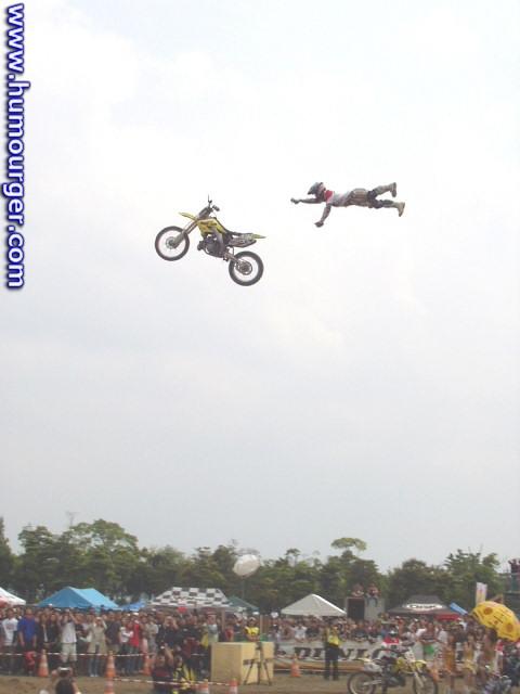 Humour en image du Forum Passion-Harley ... - Page 4 Bv000011