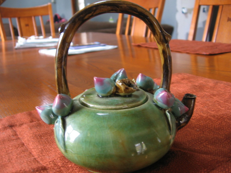 Help Identifying antique/vintage Teapot - Chinese or Thailand  Img_2121