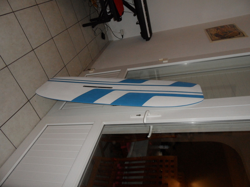 Nouvelle transformation ancienne funboard vers twin tip Sam_1523