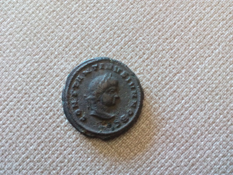 AE3 de Constantino II. CAESARVM NOSTRORVM / VOT V. Siscia Img_2026