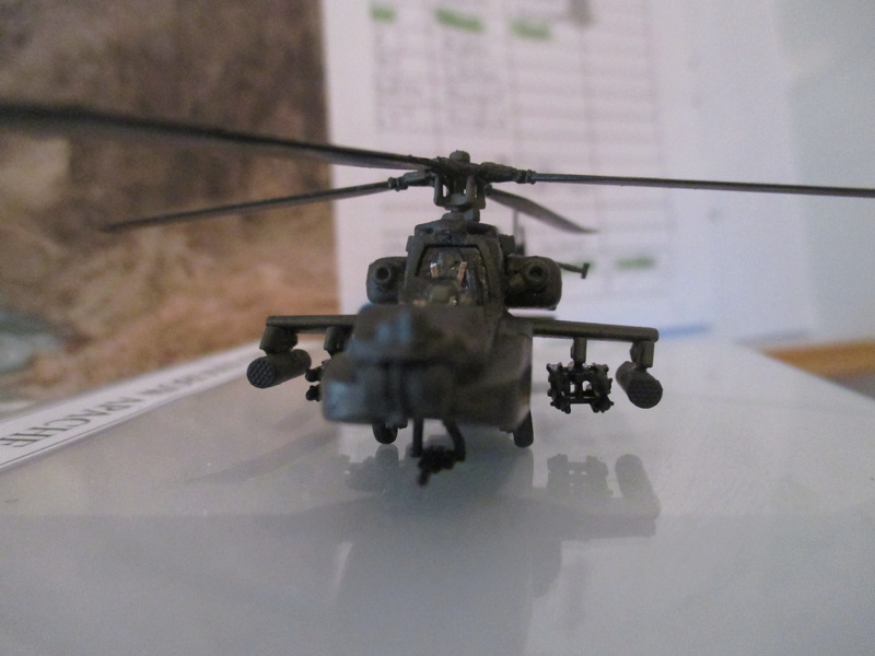 [Concours Hélico]  BOEING AH 64D   LONGBOW APACHE - Revell -1/144 - Page 10 Img_6326