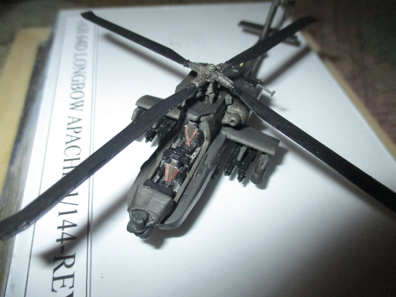 [Concours Hélico]  BOEING AH 64D   LONGBOW APACHE - Revell -1/144 - Page 10 Img_6329