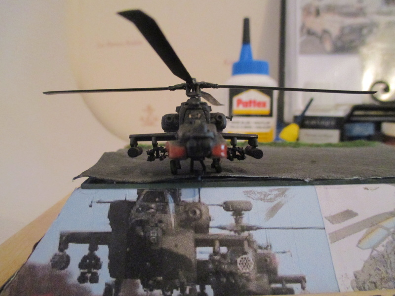 [Concours Hélico]  BOEING AH 64D   LONGBOW APACHE - Revell -1/144 - Page 14 Img_6919
