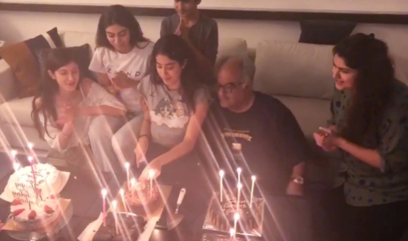 بالصور.. جانهفي كابور تتغلب على احزان وفاة والدتها سريديفي بحفل عيد ميلادها الـ21 40419_10
