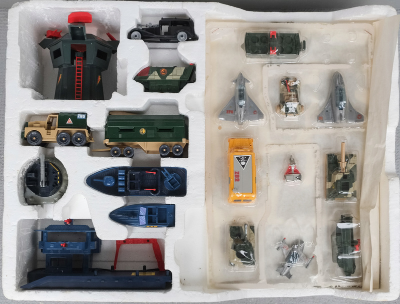 Ma collection : Mega Force, M.A.S.K. , extranimals, .... - Page 2 Malle-11