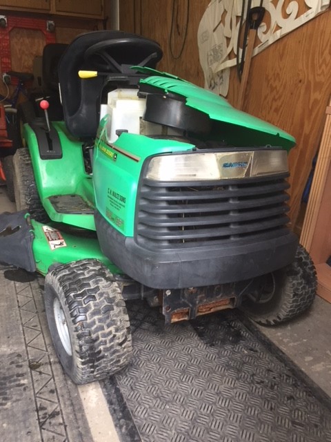 John Deere-Sabre??? Daughters Tractor Sabre_12